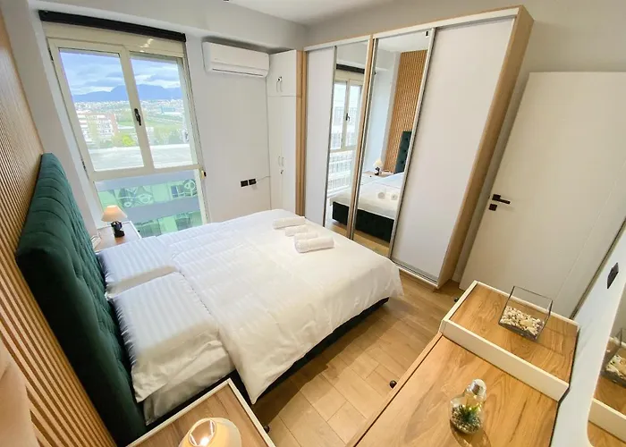 Matisse No8 - One Bedroom With Parking Apartmán *