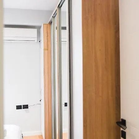 Matisse No8 - One Bedroom With Parking Tiran