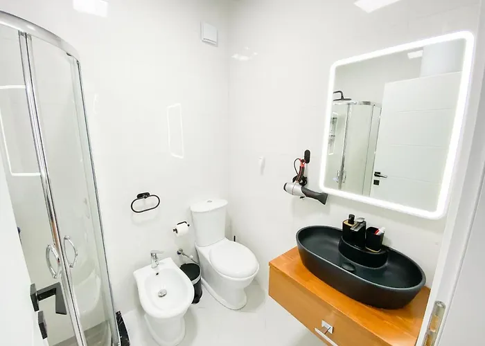Appartamento Matisse No8 - One Bedroom With Parking Tirana